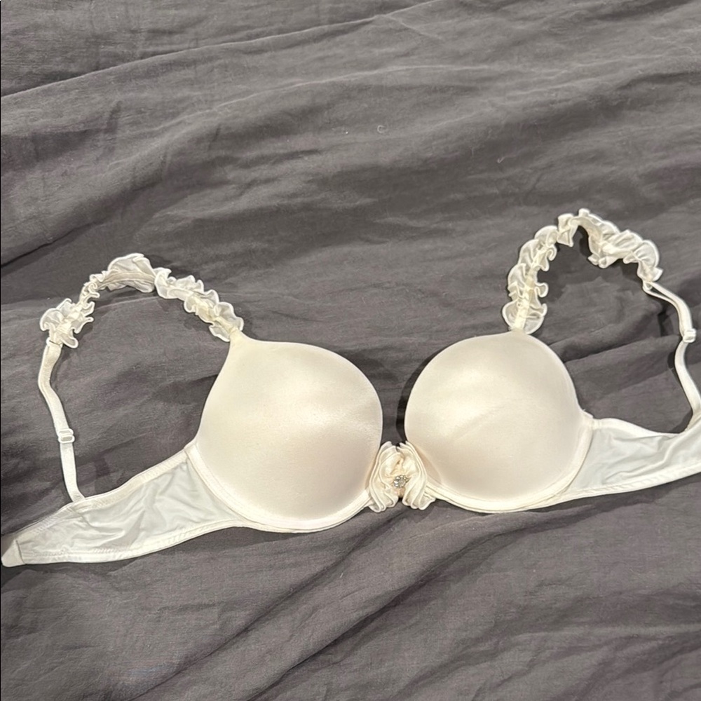 Elegant Cream Underwire Bra